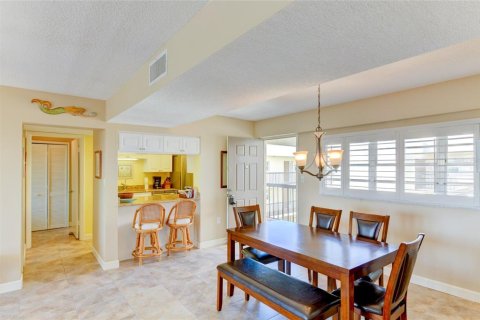 Condo in Longboat Key, Florida, 2 bedrooms  № 840705 - photo 8