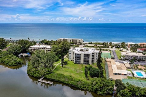 Condo in Longboat Key, Florida, 2 bedrooms  № 840705 - photo 1