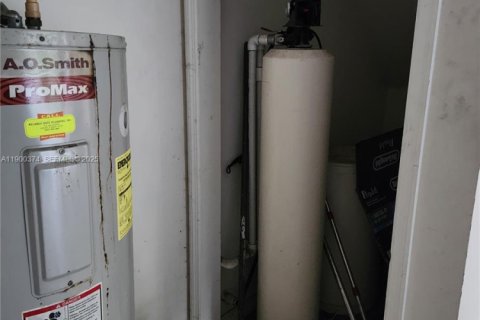 House in Longwood, Florida 4 bedrooms № 1952549 - photo 2