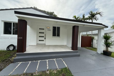 House in Miami, Florida 2 bedrooms, 71.53 sq.m. № 2020620