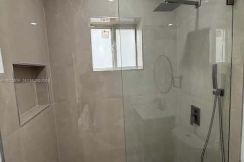 House in Miami, Florida 2 bedrooms, 71.53 sq.m. № 2020620 - photo 19