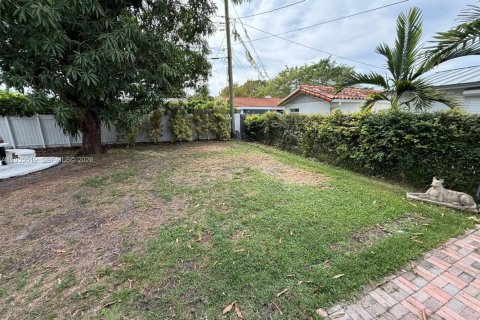House in Miami, Florida 2 bedrooms, 71.53 sq.m. № 2020620 - photo 29