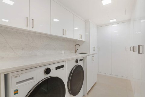 Condo in Palm Beach, Florida, 2 bedrooms  № 2369982 - photo 19