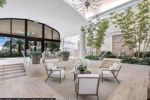 Condo in Palm Beach, Florida, 2 bedrooms  № 2369982 - photo 25