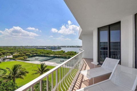 Condo in Palm Beach, Florida, 2 bedrooms  № 2369982 - photo 21