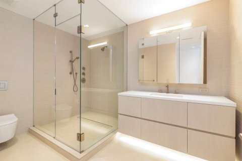 Condo in Palm Beach, Florida, 2 bedrooms  № 2369982 - photo 17