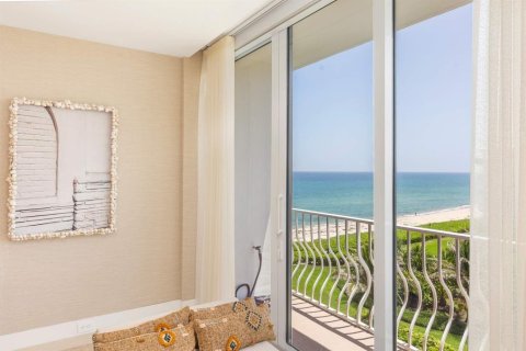 Condo in Palm Beach, Florida, 2 bedrooms  № 2369982 - photo 16