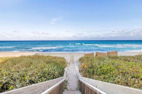 Condo in Palm Beach, Florida, 2 bedrooms  № 2369982 - photo 27