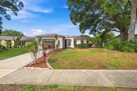 House in Palm Harbor, Florida 3 bedrooms, 141.12 sq.m. № 2273168 - photo 2