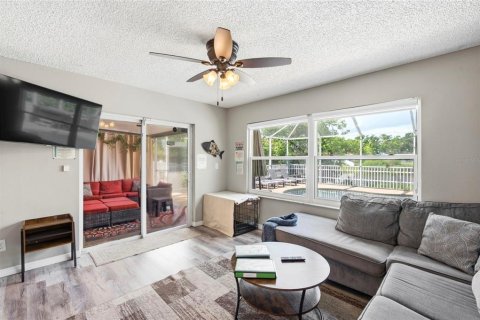 House in Palm Harbor, Florida 3 bedrooms, 141.12 sq.m. № 2273168 - photo 28