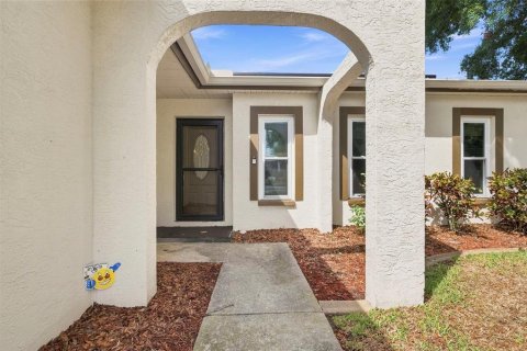 House in Palm Harbor, Florida 3 bedrooms, 141.12 sq.m. № 2273168 - photo 6