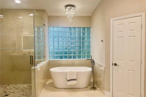 Villa ou maison à vendre à Weston, Floride: 5 chambres, 354.52 m2 № 2397138 - photo 9