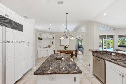 Villa ou maison à vendre à Weston, Floride: 5 chambres, 354.52 m2 № 2397138 - photo 17