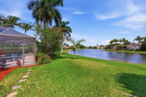 Villa ou maison à vendre à Weston, Floride: 5 chambres, 354.52 m2 № 2397138 - photo 4
