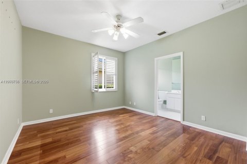 Villa ou maison à vendre à Weston, Floride: 5 chambres, 354.52 m2 № 2397138 - photo 25