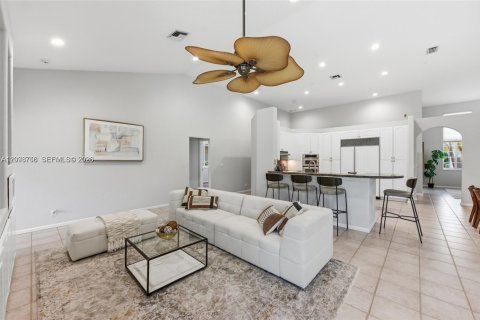 Villa ou maison à vendre à Weston, Floride: 5 chambres, 354.52 m2 № 2397138 - photo 13