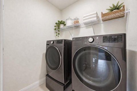 Condo in Orlando, Florida, 2 bedrooms  № 2371798 - photo 25