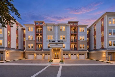 Condominio en Orlando, Florida, 2 dormitorios  № 2371798