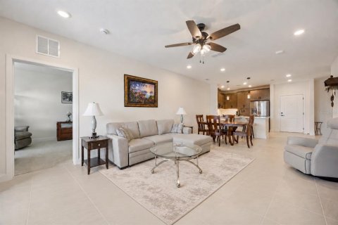 Condo in Orlando, Florida, 2 bedrooms  № 2371798 - photo 7