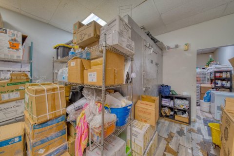 Commercial property in Oakland Park, Florida № 1930006 - photo 17