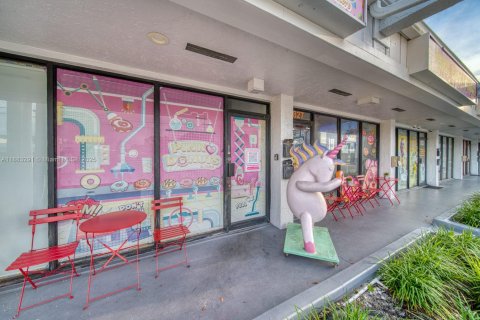 Propiedad comercial en venta en Oakland Park, Florida № 1930006 - foto 25