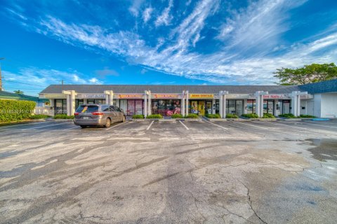 Commercial property in Oakland Park, Florida № 1930006 - photo 30