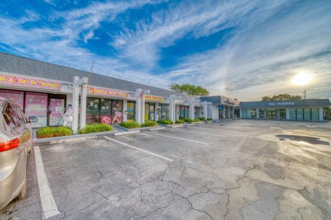 Commercial property in Oakland Park, Florida № 1930006 - photo 28