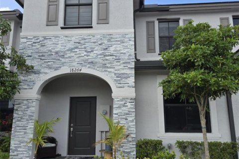 Townhouse in Miami, Florida 3 bedrooms, 122.72 sq.m. № 2001476 - photo 25