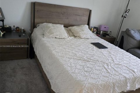 Townhouse in Miami, Florida 3 bedrooms, 122.72 sq.m. № 2001476 - photo 19