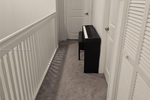 Townhouse in Miami, Florida 3 bedrooms, 122.72 sq.m. № 2001476 - photo 10