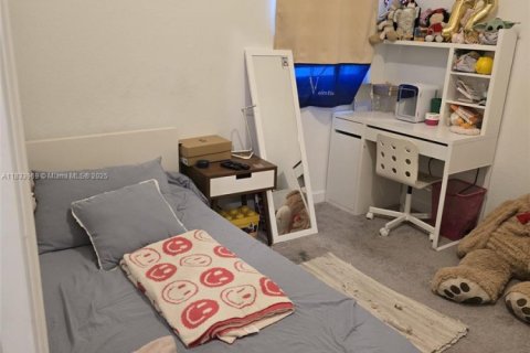 Townhouse in Miami, Florida 3 bedrooms, 122.72 sq.m. № 2001476 - photo 13