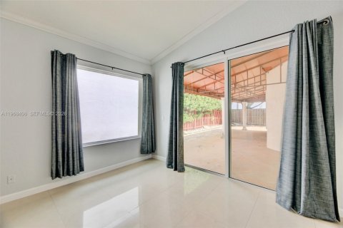Casa en venta en Doral, Florida, 3 dormitorios, 180.79 m2 № 2029555 - foto 16