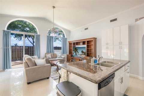 Casa en venta en Doral, Florida, 3 dormitorios, 180.79 m2 № 2029555 - foto 5