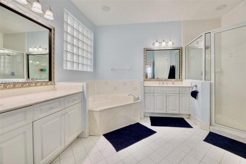 Casa en venta en Doral, Florida, 3 dormitorios, 180.79 m2 № 2029555 - foto 22