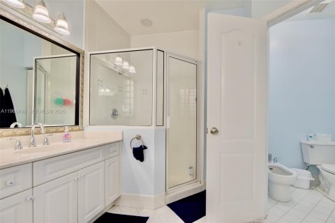 Casa en venta en Doral, Florida, 3 dormitorios, 180.79 m2 № 2029555 - foto 24