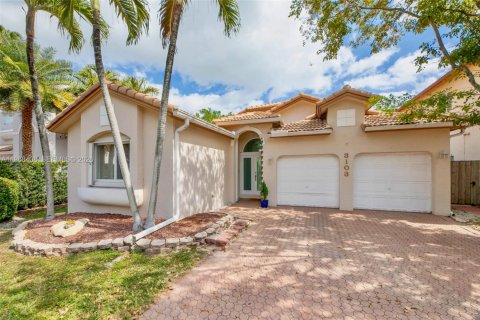 Casa en Doral, Florida 3 dormitorios, 180.79 m2 № 2029555