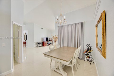 Casa en venta en Doral, Florida, 3 dormitorios, 180.79 m2 № 2029555 - foto 13