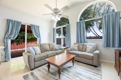 Casa en venta en Doral, Florida, 3 dormitorios, 180.79 m2 № 2029555 - foto 9