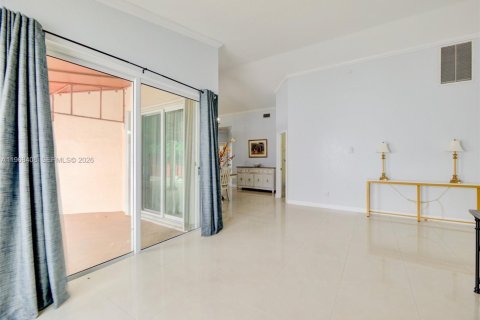 Casa en venta en Doral, Florida, 3 dormitorios, 180.79 m2 № 2029555 - foto 17