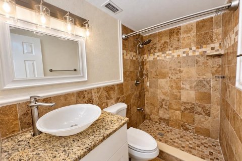 Villa ou maison à louer à Port Richey, Floride: 2 chambres, 118.17 m2 № 2390855 - photo 21