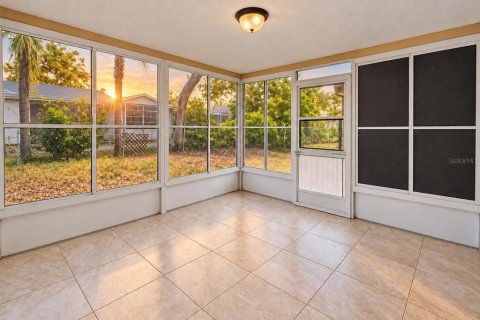 Villa ou maison à louer à Port Richey, Floride: 2 chambres, 118.17 m2 № 2390855 - photo 24