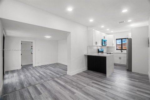 Villa ou maison à vendre à Miami, Floride: 4 chambres, 142.14 m2 № 1774179 - photo 20