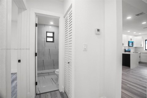 Villa ou maison à vendre à Miami, Floride: 4 chambres, 142.14 m2 № 1774179 - photo 25