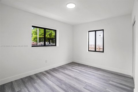 Villa ou maison à vendre à Miami, Floride: 4 chambres, 142.14 m2 № 1774179 - photo 24