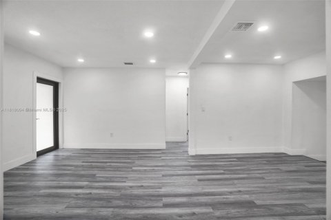 Villa ou maison à vendre à Miami, Floride: 4 chambres, 142.14 m2 № 1774179 - photo 19