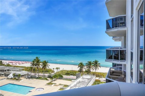 Condominio en Miami Beach, Florida, 2 dormitorios  № 2090412
