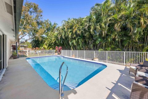 House in Wellington, Florida 3 bedrooms, 164.25 sq.m. № 1174085 - photo 1