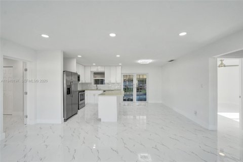 Casa en venta en Hollywood, Florida, 3 dormitorios № 1999712 - foto 8