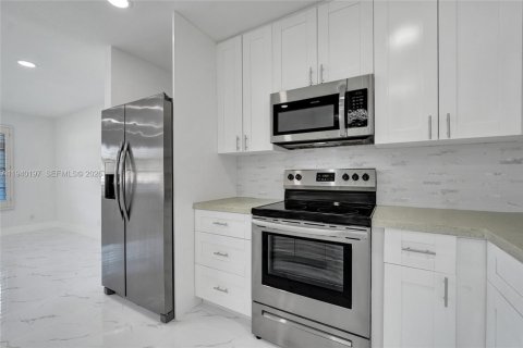 Casa en venta en Hollywood, Florida, 3 dormitorios № 1999712 - foto 24