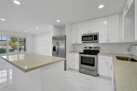 Casa en venta en Hollywood, Florida, 3 dormitorios № 1999712 - foto 22